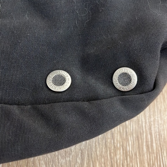 Lululemon Original Large Gray Gym/Travel Bag - Picture 7 of 8